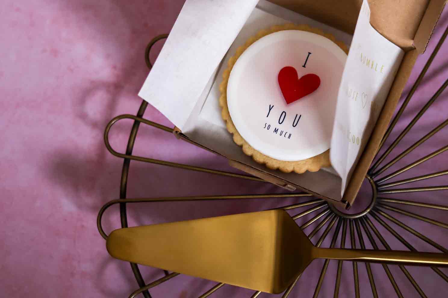 Valentine’s Gift Biscuits – Large Individual Biscuit